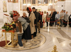 В Волгоград доставили мощи одного из самых почитаемых святых - Георгия Победоносца