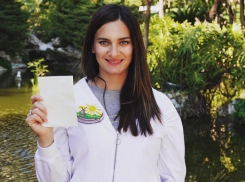 Елена Исинбаева поделилась с волгоградцами лучшим пломбиром 