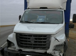 «Залетели под фуру, гололёд»: под Волгоградом на федеральной трассе разбились насмерть двое молодых парней 