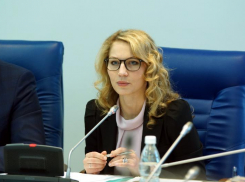 Самая красивая женщина волгоградской политики сегодня намерена от души покушать торта