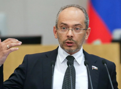 Вечный «варяг» и «легенда» Байкала: глава комитета по природным ресурсам Госдумы переизбирается от Волгоградской области