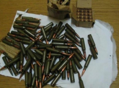 Под Волгоградом мужчина разгуливал по ж/д вокзалу с боеприпасами в пакете