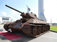 В московском парке «Патриот» установили танк Т-34, выпущенный в Сталинграде