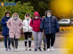 Волгоградские школы в разгар пандемии коронавируса отправили на каникулы