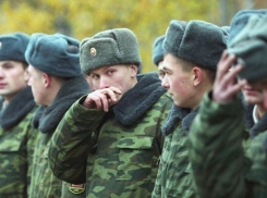 Военный офицер заплатит штраф за избиение рядового вешалкой по голове