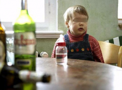 Под Волгоградом завели дело на мать, морившую голодом детей 