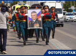 «Мы с тобой встретимся там»: Волгоград простился с обезвредившим 22 тысячи мин Героем России Валерием Ростовщиковым