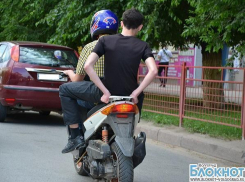 В Волгограде сотрудники ГИБДД призывают беречь головы