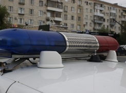 Волжанин вытолкал водителя такси и угнал его авто, чтобы покататься на большой скорости