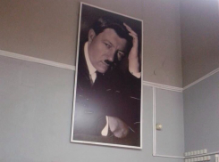 Жительница Волгограда перепутала портрет Машкова с Гитлером