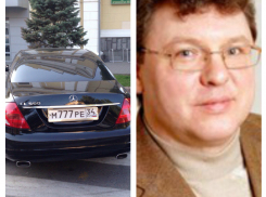 Депутат Волгоградской гордумы Евгений Щур паркуется, несмотря на правила