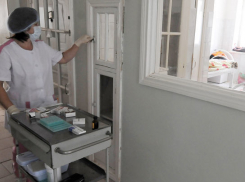 Сотрудницу психбольницы Волгограда приговорили к 1,5 годам колонии за махинацию с квартирой пациента