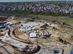 В Волгограде показали с высоты строительство аквапарка