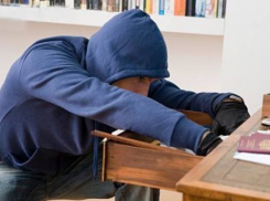 Под Волгоградом работник магазина ограбил конкурентов 