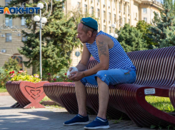 Волгоградцу на День ВДВ подожгли машину