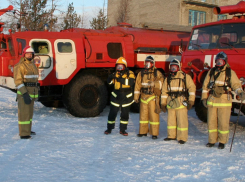 На севере Волгограда при пожаре в многоэтажке эвакуированы 37 человек