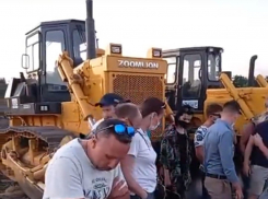 Задержания начались на народном сходе противников стройки трассы через Волго-Ахтубинскую пойму 