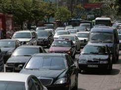 Вторая Продольная Волгограда встала в 4-балльных пробках