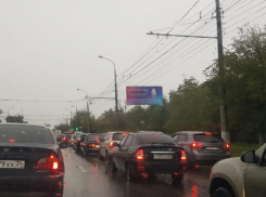 Среднеахтубинская трасса под Волгоградом застыла в гигантской пробке