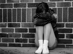 В Волгоградской области 14-летняя школьница сбежала из дома к взрослому любовнику 