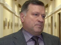 Экс-десантник, а ныне чиновник Валерий Бахин отмечает день рождения