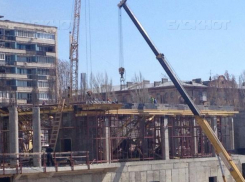 Гостиницу на Предмостной площади исключили из программы подготовки к ЧМ по футболу