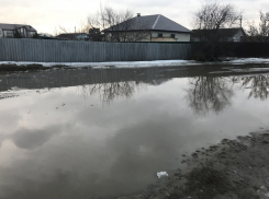 Поселок в Волгоградской области уходит под воду