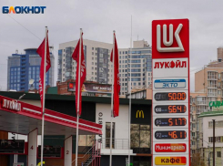В Волгограде за неделю подорожали три марки бензина