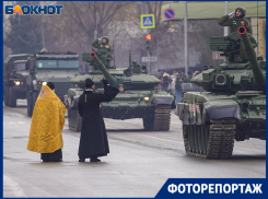 С богом, V и Z: генрепетиция парада Сталинградской победы вызвала ажиотаж у волгоградцев