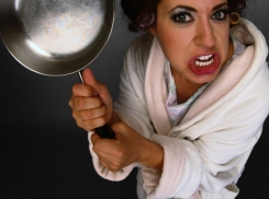 Волгоградец устроил истерику на АЗС из-за угрозы жены быть побитым ее любовниками