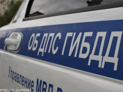 Бензовоз врезался в маршрутку под Волгоградом: пострадали взрослые и дети