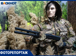 «Сейчас везде ажиотаж»: волгоградки скупают в военторгах балаклавы, рюкзаки и спальники