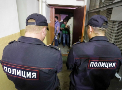 Фабрику по производству наркотиков устроила в своей квартире жительница Волгограда