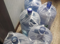 «Не дай бог пожар, у нас ни у кого нет ни капли воды»: поселок «Горный» в Волгограде вторую неделю в +40 живет без воды 