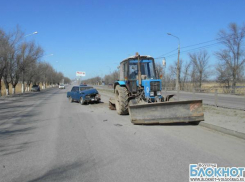 На юге Волгограда «семерка» врезалась в трактор: пострадала 11-летняя девочка