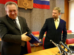 Конфликт Ищенко с Максютой припомнили при захоронении праха великого снайпера на Мамаевом кургане  