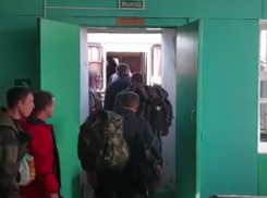 Отправка мобилизованных волгоградцев под «Прощание славянки» попала на видео