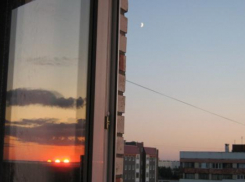 В Волжском при падении с 5 этажа погибла 9-летняя девочка