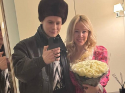 Имя придумали для ребенка Шамана и Мизулиной, показавших близкие отношения 