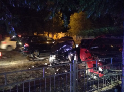 Забрали в больницу с рваной раной шеи: видео ДТП у завода «ПивоварЪ» в Волгограде