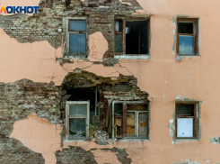 Под Волгоградом 1,5-годовалая девочка разбилась при падении с 9-метровой высоты