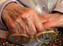 Под Волгоградом 82-летняя одинокая женщина ушла из дома и умерла в поле