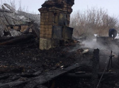 Отчим и 9-летняя девочка заживо сгорели под Волгоградом пока мать была на работе