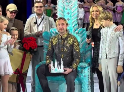Характер в отца: ради царского дня рождения Плющенко его сын вышел на лёд с температурой
