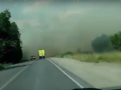 Дымовая завеса охватила Вторую Продольную на севере Волгограда 