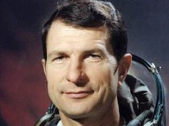 В Волгограде вспоминают дважды Героя СССР и известного космонавта Юрия Малышева