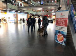 В Волгоградской области закрыли для непривитых торговые центры