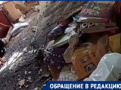 «Все разгромлено, боимся спать»: на кровать волгоградки рухнул потолок после ремонта кровли 