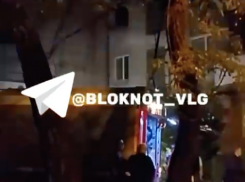 Волгоградец погиб при пожаре в многоквартирном доме – видео 