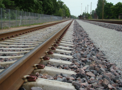 Под Волгоградом сотрудник линейной полиции убил знакомого и бросил его на рельсы